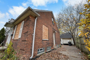 20707 Moross Rd, Detroit, MI 48224