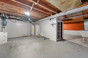 20707 Moross Rd, Detroit, MI 48224